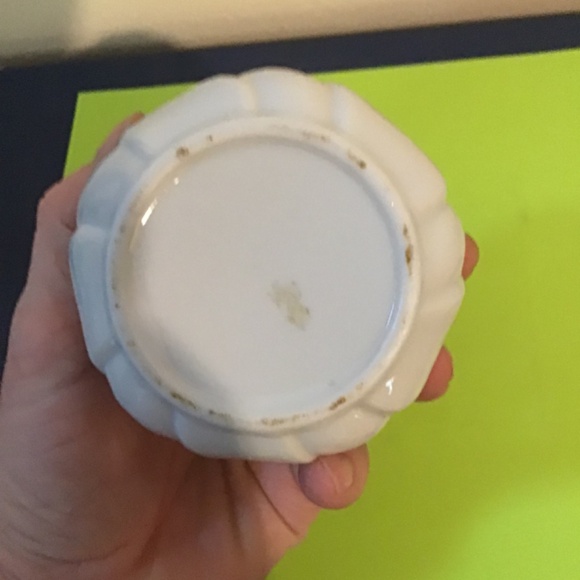 Vintage Rare Liette USA Porcelain Pomander with Floral Design - Picture 4 of 4